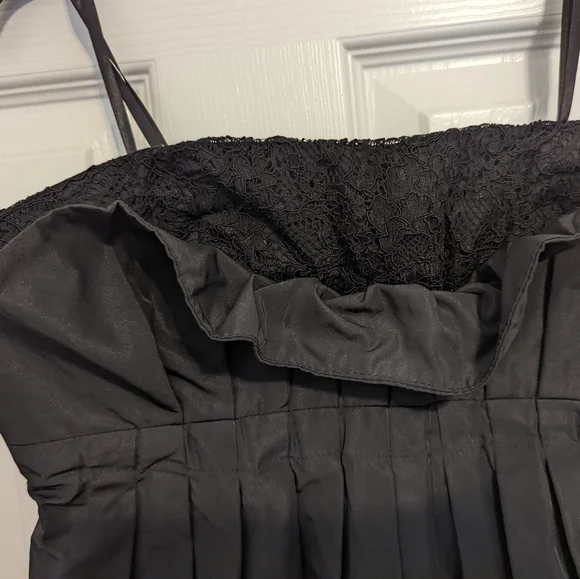 Little black dress - Picture 3 of 8